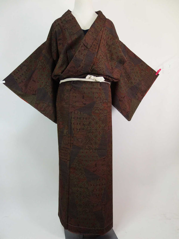 未使用　紬着物　十日町　キリバメ模様　Japanese kimono 絹製　日本製品　美品