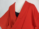 Magnifique kimono coloré, avec écusson inférieur de glycine, en soie, produit japonais, avec écusson de la famille japonaise, motif d'écusson, rouge, kimono japonais.