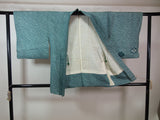 Haori Japonais d’Exception en Shibori Intégral | « Losanges Fleuris dans une Brume Azurée » | Shibori Kanoko | Motifs Géométriques Hanabishi | Diamant de la Soie | 100 % Soie Naturelle | Bleu-Vert | Cordons Haori Inclus
