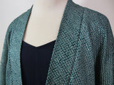 Haori Japonais d’Exception en Shibori Intégral | « Losanges Fleuris dans une Brume Azurée » | Shibori Kanoko | Motifs Géométriques Hanabishi | Diamant de la Soie | 100 % Soie Naturelle | Bleu-Vert | Cordons Haori Inclus
