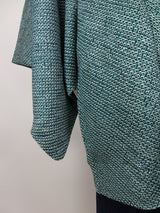 Haori Japonais d’Exception en Shibori Intégral | « Losanges Fleuris dans une Brume Azurée » | Shibori Kanoko | Motifs Géométriques Hanabishi | Diamant de la Soie | 100 % Soie Naturelle | Bleu-Vert | Cordons Haori Inclus