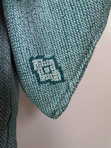 Haori Japonais d’Exception en Shibori Intégral | « Losanges Fleuris dans une Brume Azurée » | Shibori Kanoko | Motifs Géométriques Hanabishi | Diamant de la Soie | 100 % Soie Naturelle | Bleu-Vert | Cordons Haori Inclus