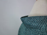 Haori Japonais d’Exception en Shibori Intégral | « Losanges Fleuris dans une Brume Azurée » | Shibori Kanoko | Motifs Géométriques Hanabishi | Diamant de la Soie | 100 % Soie Naturelle | Bleu-Vert | Cordons Haori Inclus