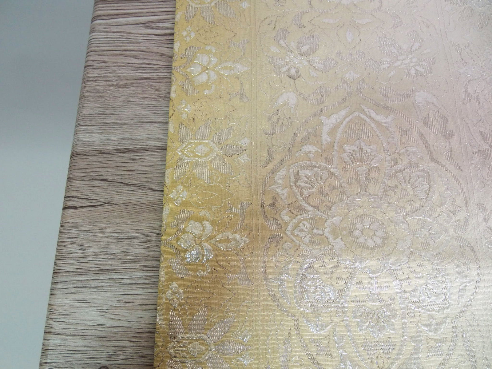 豪華袋帯リメイクテーブルランナー 銀糸 正倉院文様 – MIYABI - REUSE  