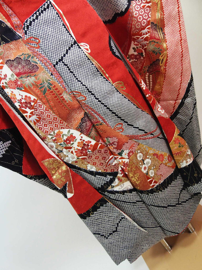 美丽，华丽的furisode，hibori，鹿，noshi图案，珍珠色的完成。