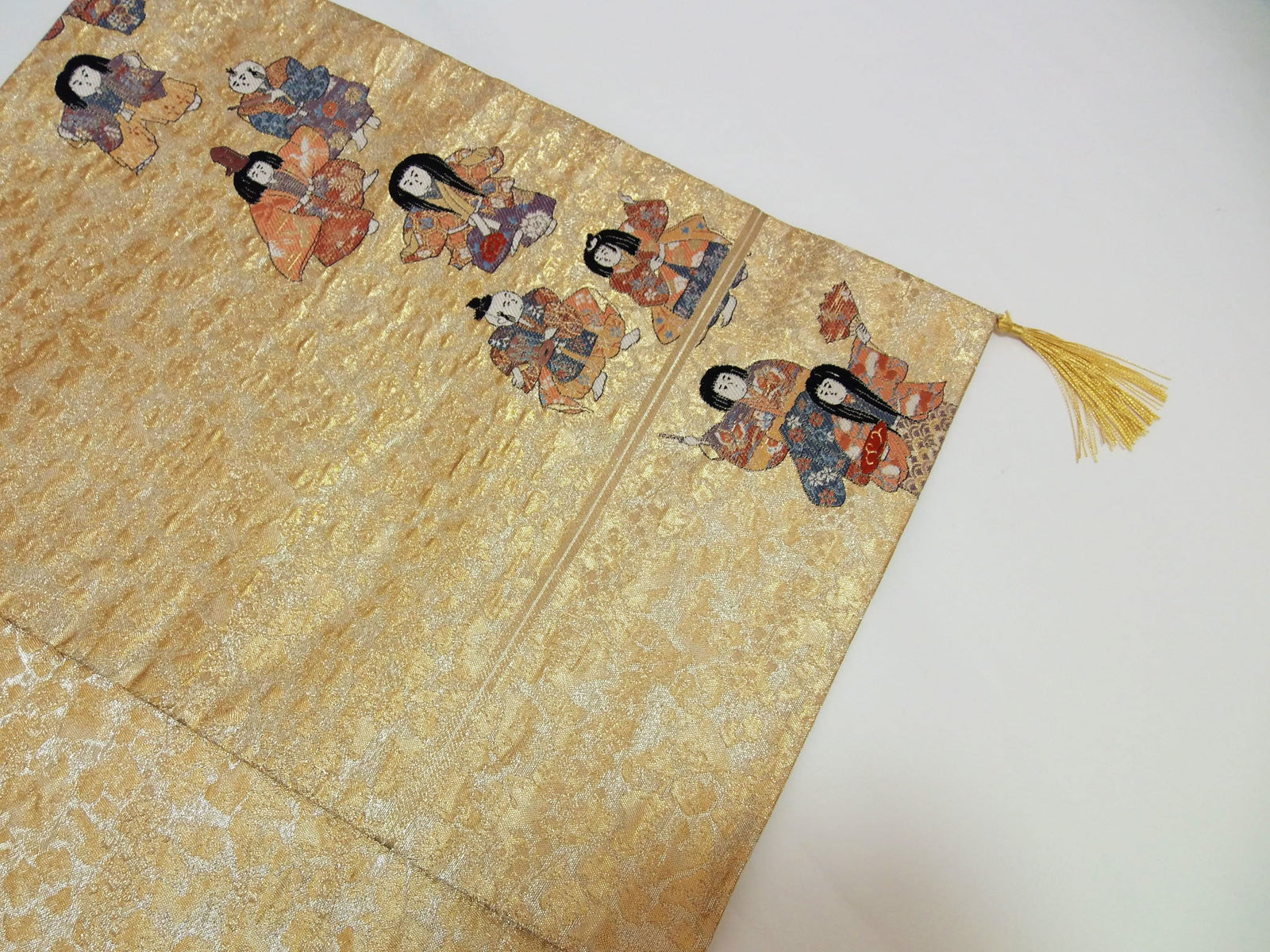 豪華袋帯リメイクランチョンマット 唐子 タッセル付き – MIYABI