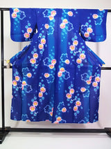浴衣，棉质红梅，菊花和花朵设计，蓝色。
