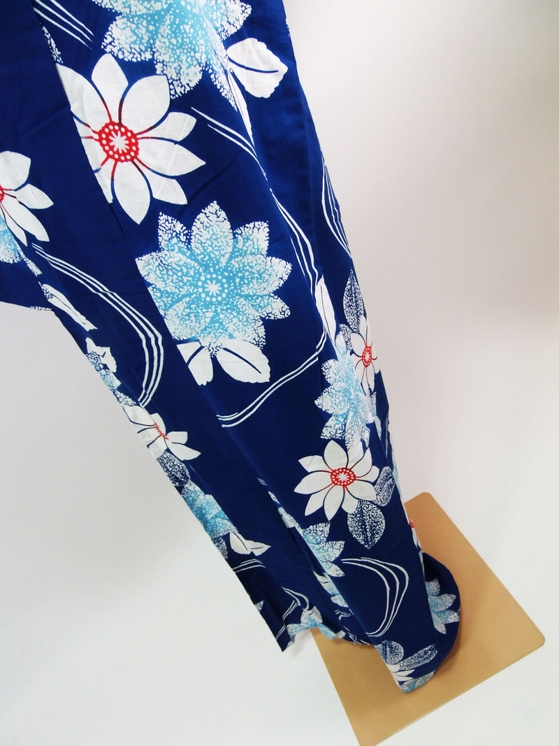 Yukata, teint par injection, motif floral, bleu