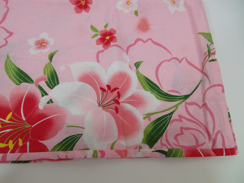 新浴衣，花卉图案，粉红色。