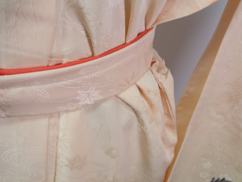 和服长袍由真正的和服制成和服长袍丝绸产品男女通用的纯丝绸薄橙色与梅花。