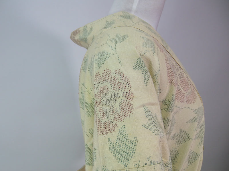 Fabriqué à partir de véritables produits de soie kimono kimono robe kimono produits unisexe pure soie jaune avec des roses