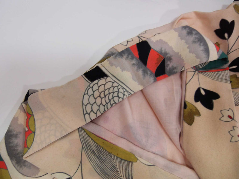 由真正的和服制成的和服长袍丝绸制品中性纯丝绸大正时期仿古日本传统花卉图案。