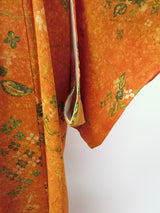 本物の着物から作った　kimono gown kimono robe silk products unisex 着物コート 和装 ロング 裏地　オレンジ 色　花柄　手染